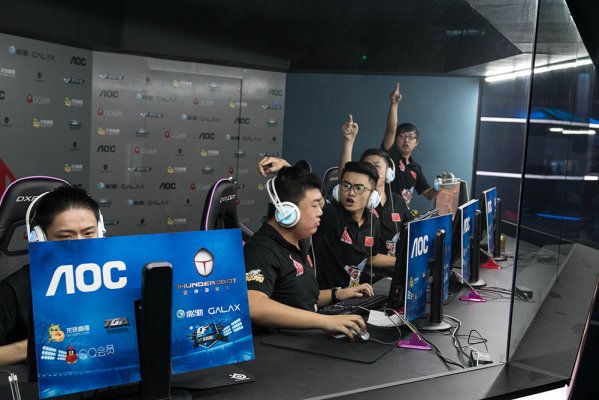 却成为他们 却成为他们