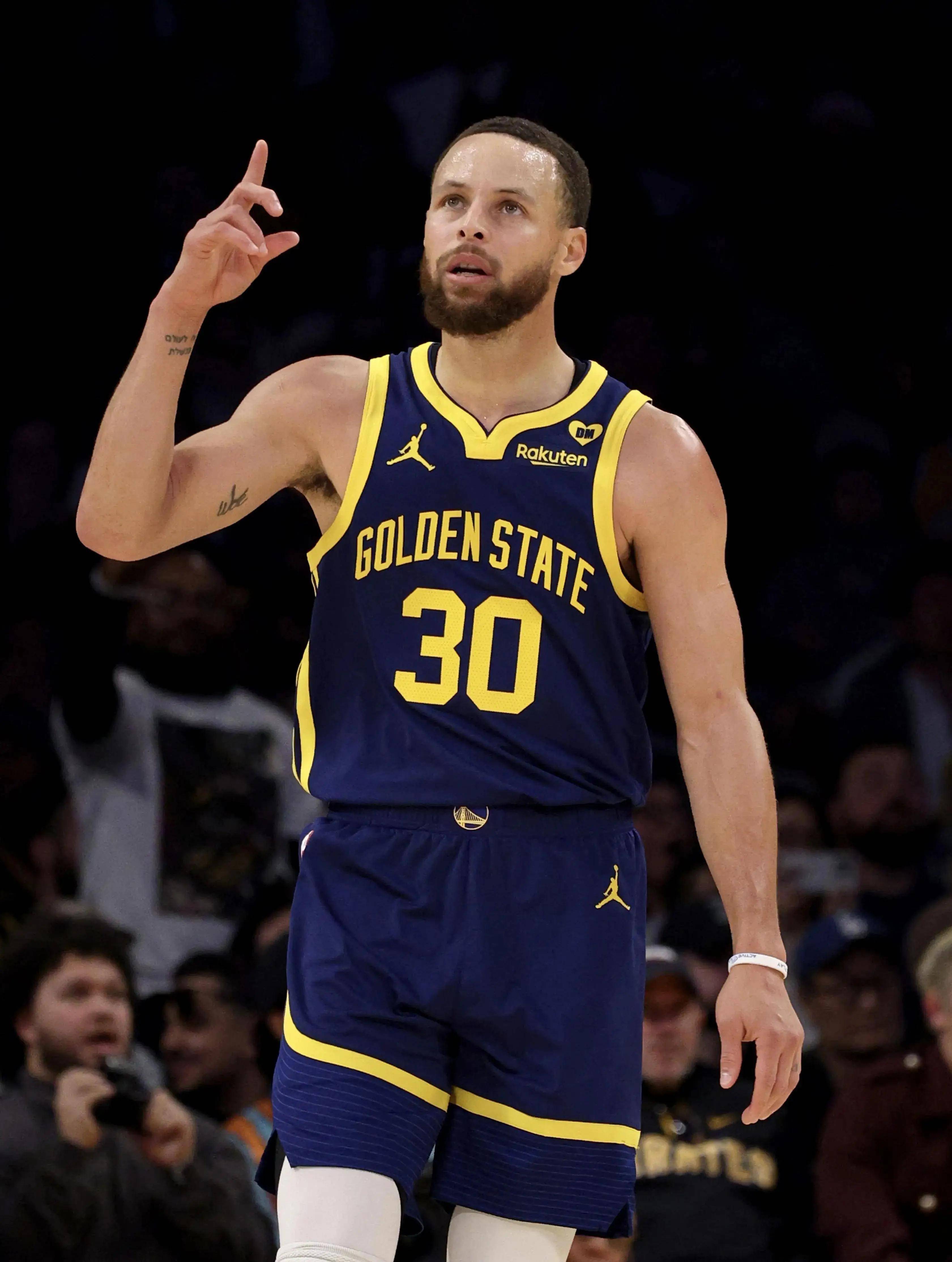 在防守端 在防守端