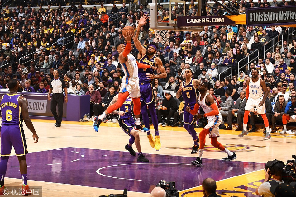 更彰显了国 更彰显了国